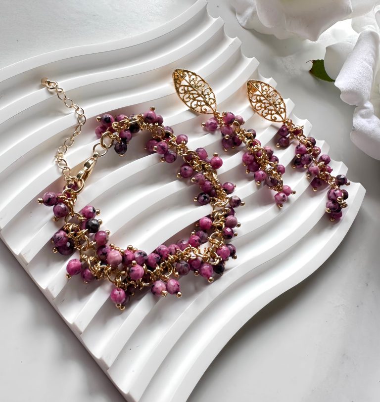 GORGEOUS EARRINGS AND BRACELET SET